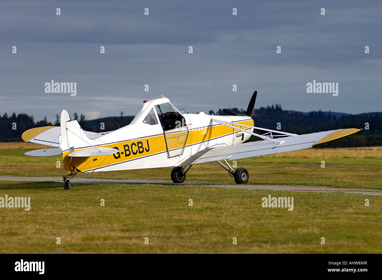 PA25 Pawnee 235 Tow Plane at the Deeside Giliding Airstrip