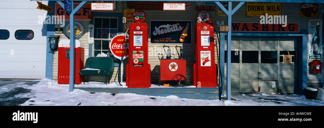 A gas station general store hi res stock photography and images Alamy