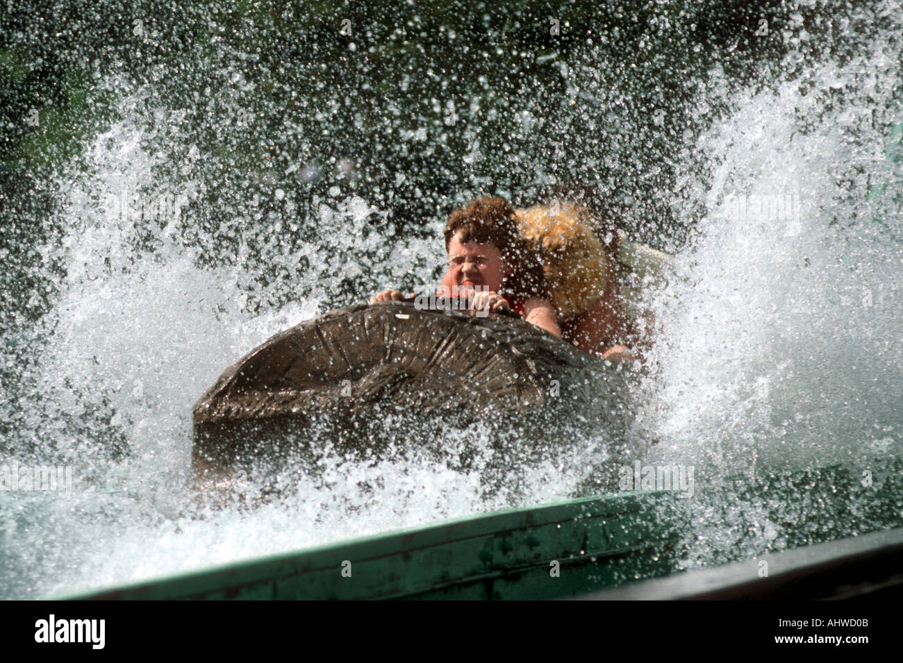 Beyond Dollywood! Why You Need To Visit Pigeon Forge'S Indoor Water Park Now. - f30qmhm