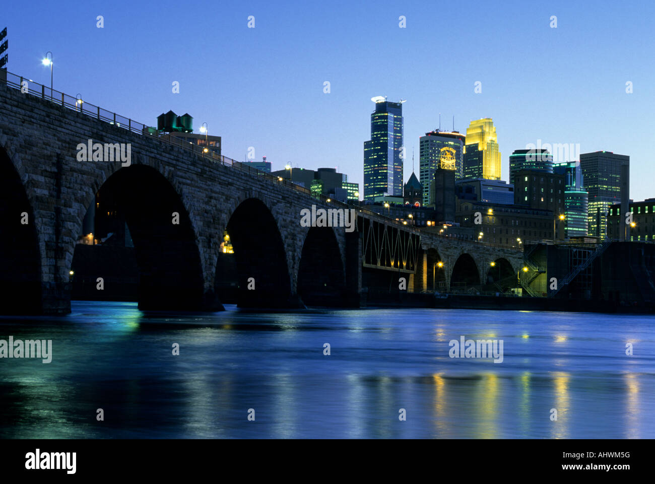 James j hill stone arch bridge hi-res stock photography and images - Alamy
