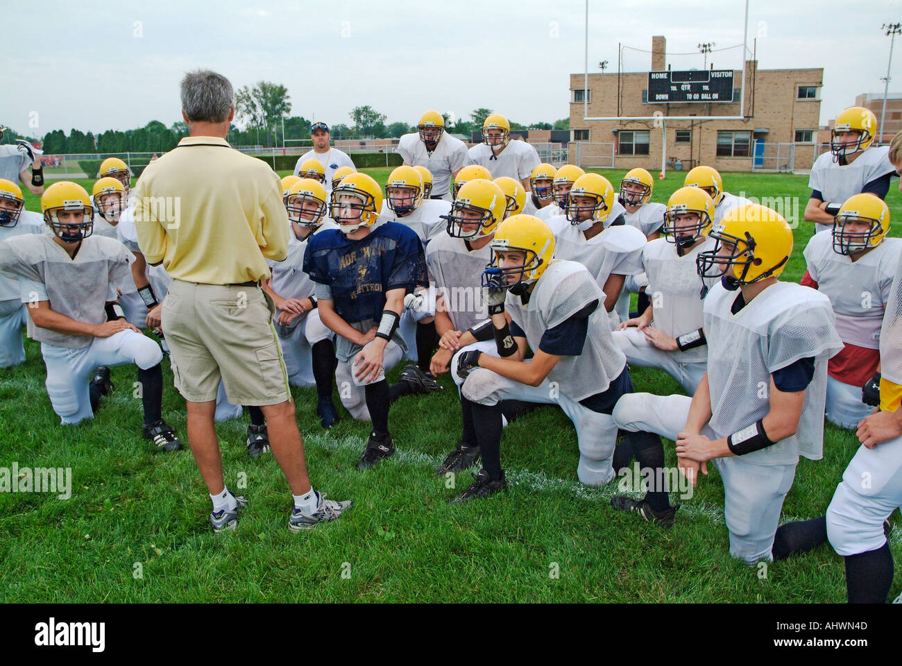 Coach team pep talk hires stock photography and images Alamy