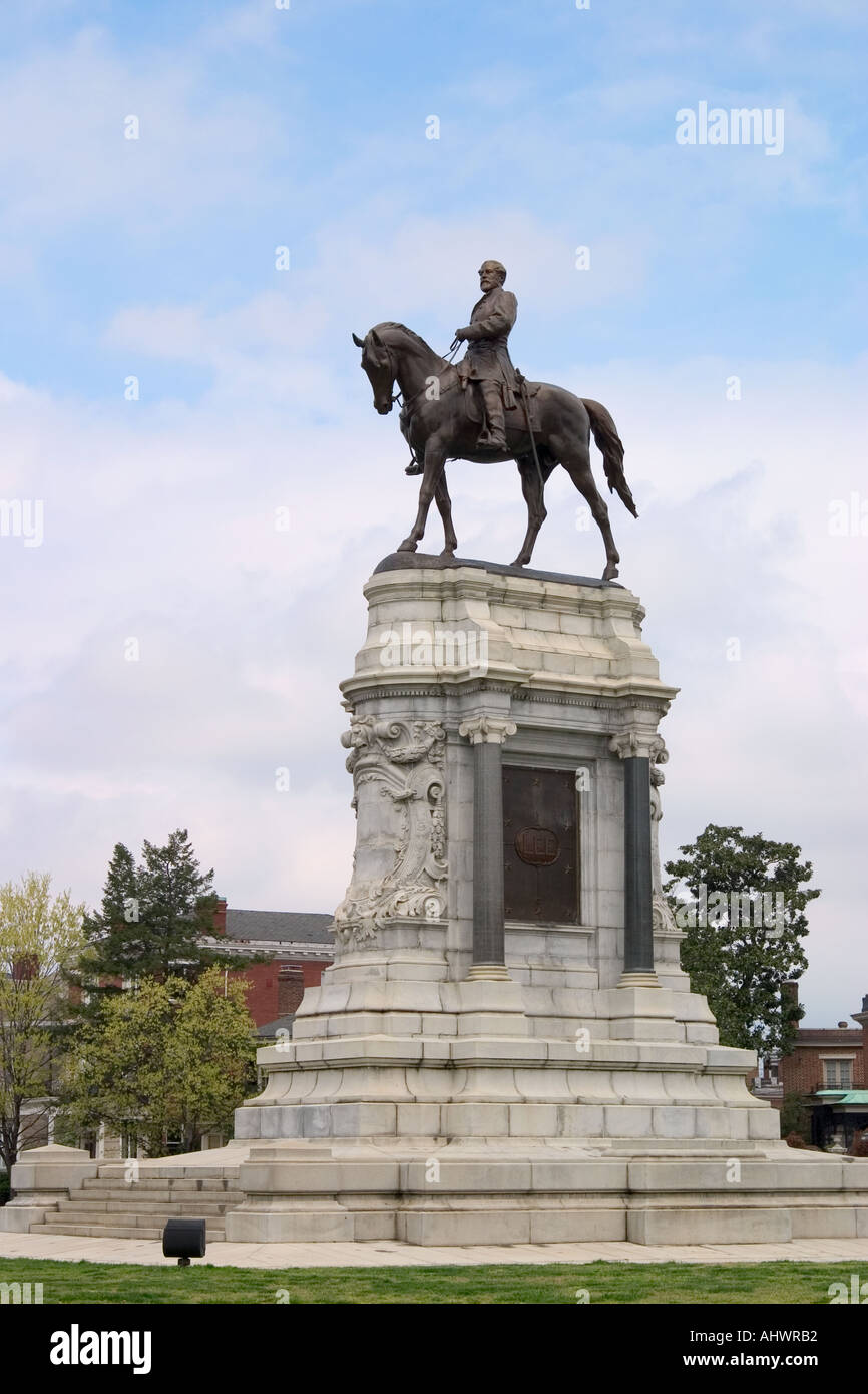 Robert E Lee statue on Monument Avenue a National Historic Landmark