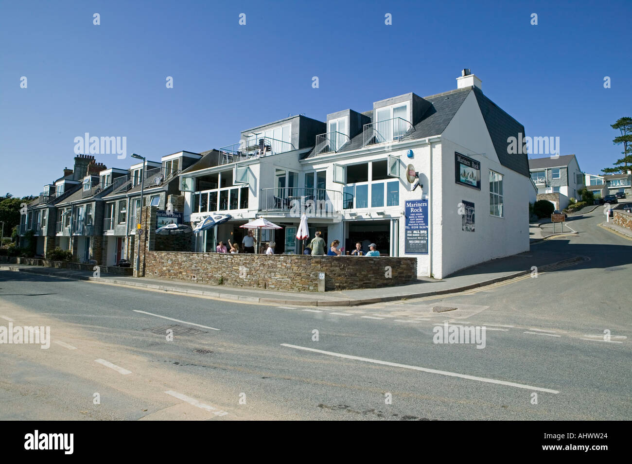 The Mariners Pub Rock Stock Photo Alamy