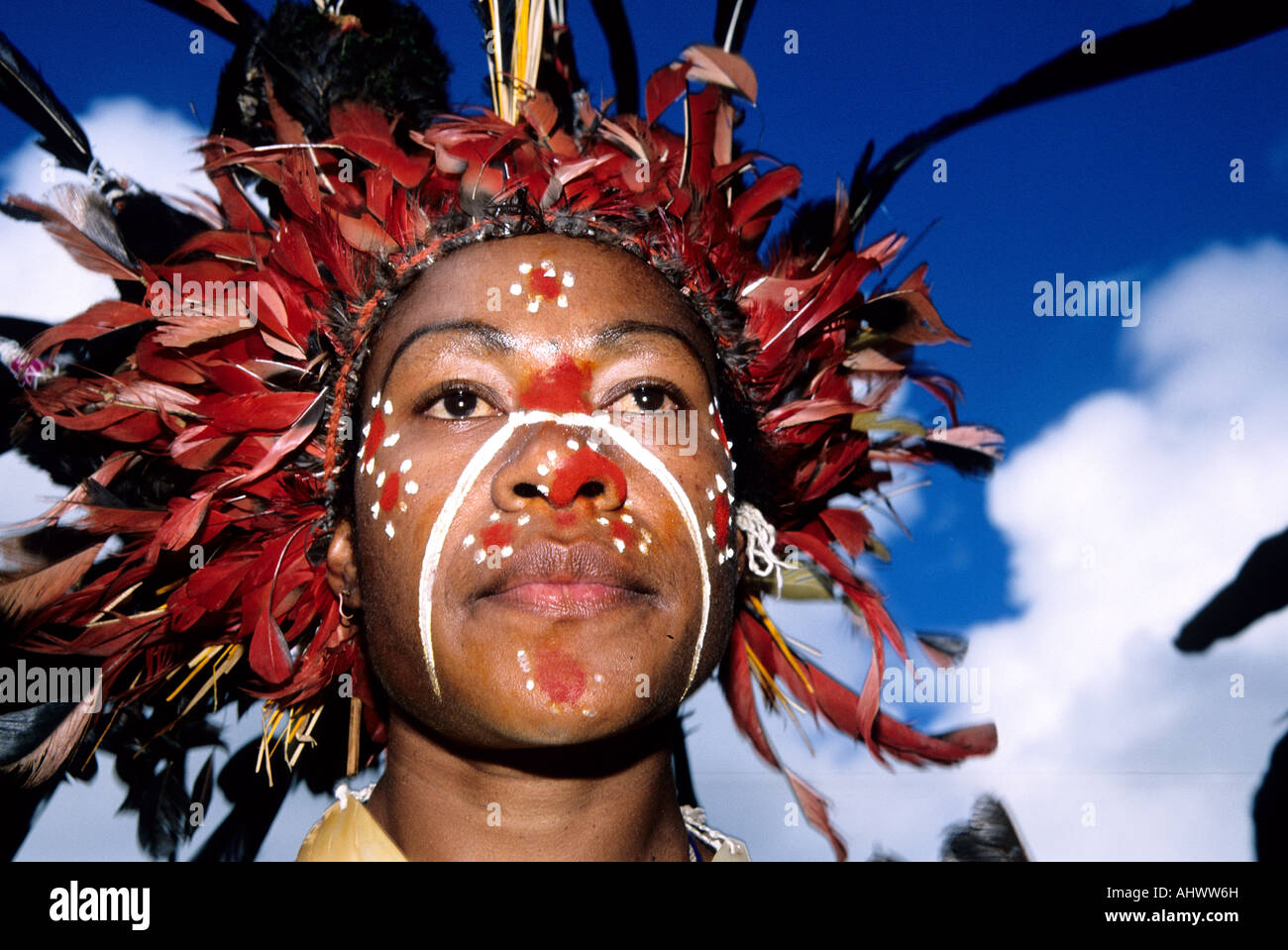 A young singing women in Mount Hagen Cultural Show Stock Photo