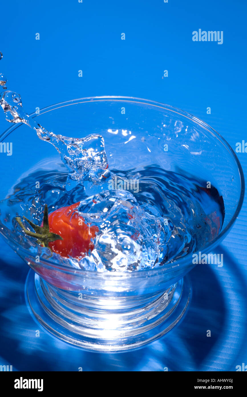 Splash Spaghetti Vegetables water splash hi-res stock photography and images - Alamy