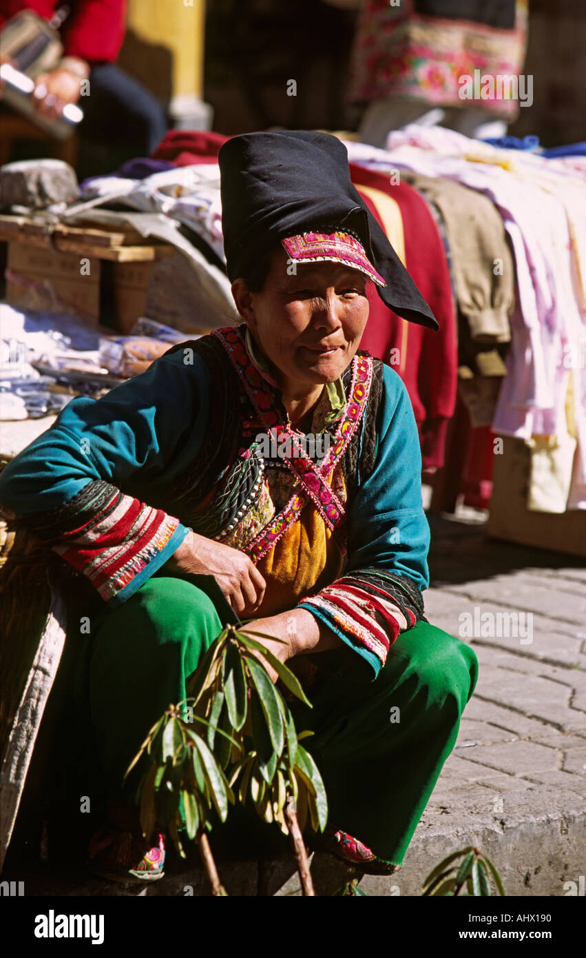 China Yunnan Dali market Yi minority woman wearing traditional costume Stock Photo