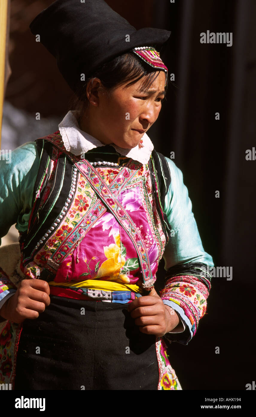 China Yunnan Dali market Yi woman wearing traditional costume Stock Photo