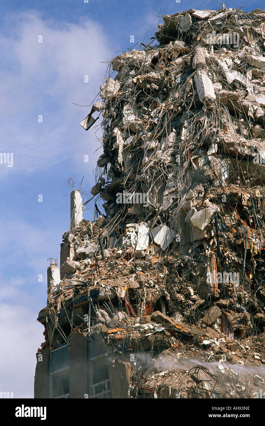 Crumbling structure hi-res stock photography and images - Alamy