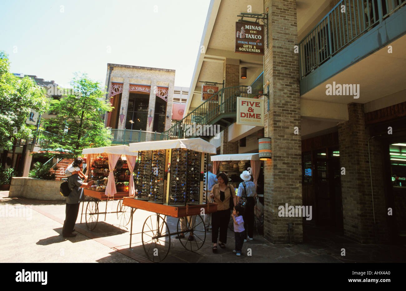 Gift shop san antonio hires stock photography and images Alamy