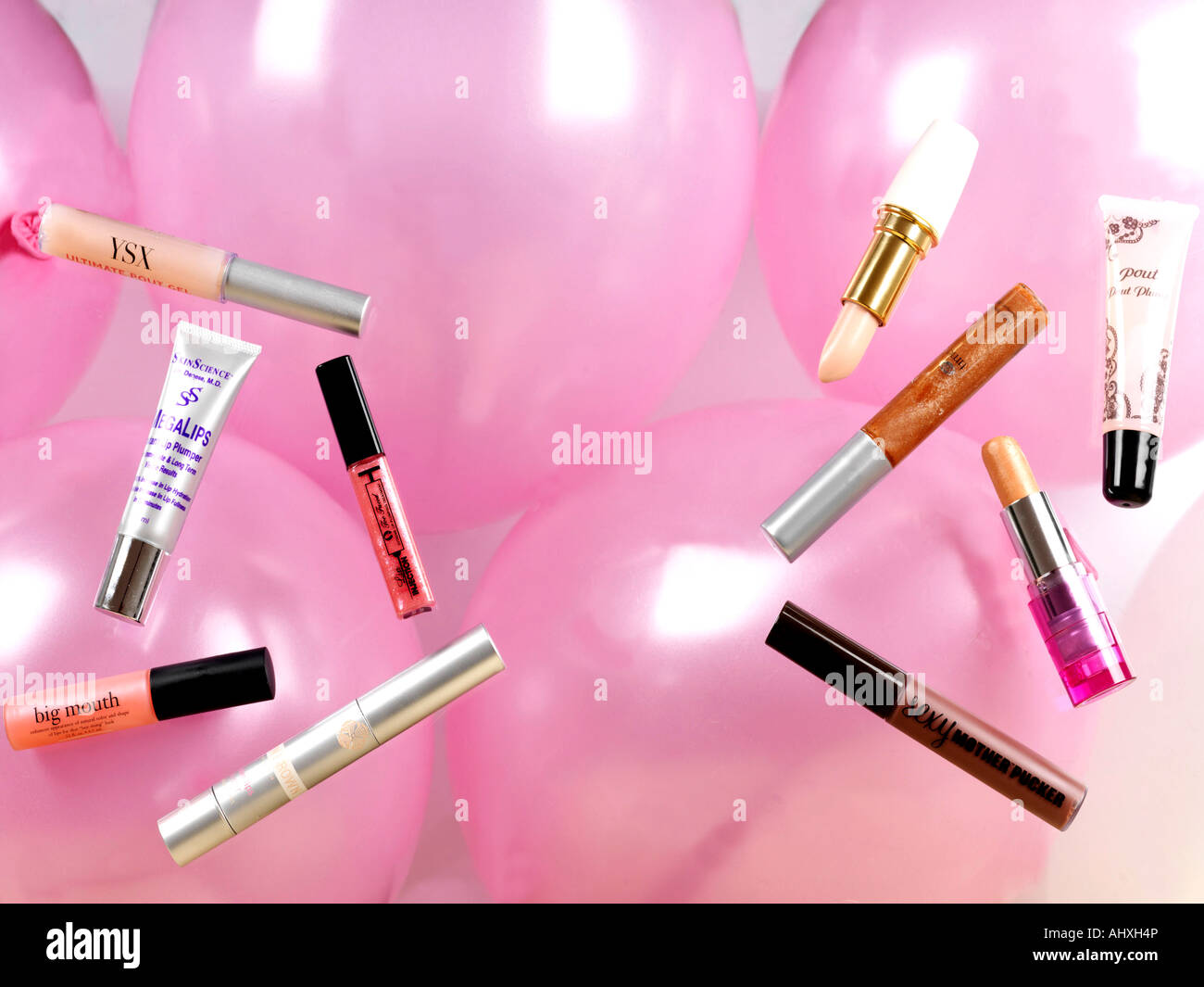 Lip plumping hi-res stock photography and images - Alamy