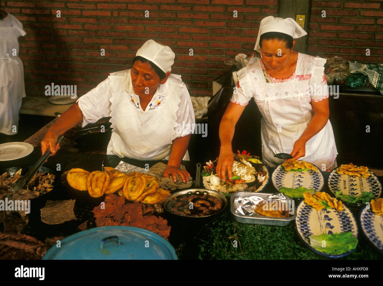 Mexican women, cooks, cooking, food preparation, Mexican food and drink