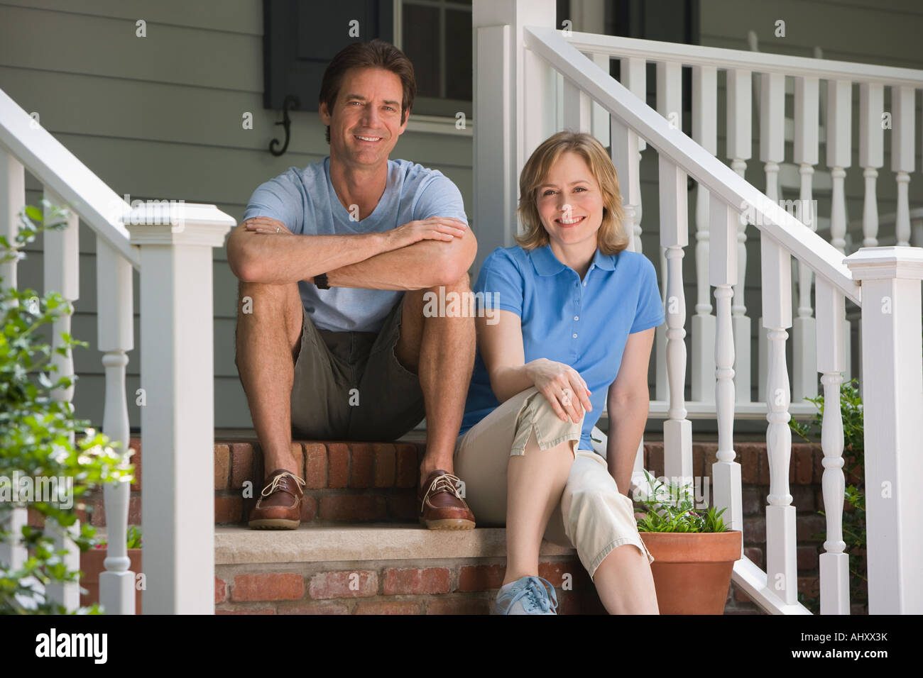 Two women sit on porch hi-res stock photography and images - Alamy
