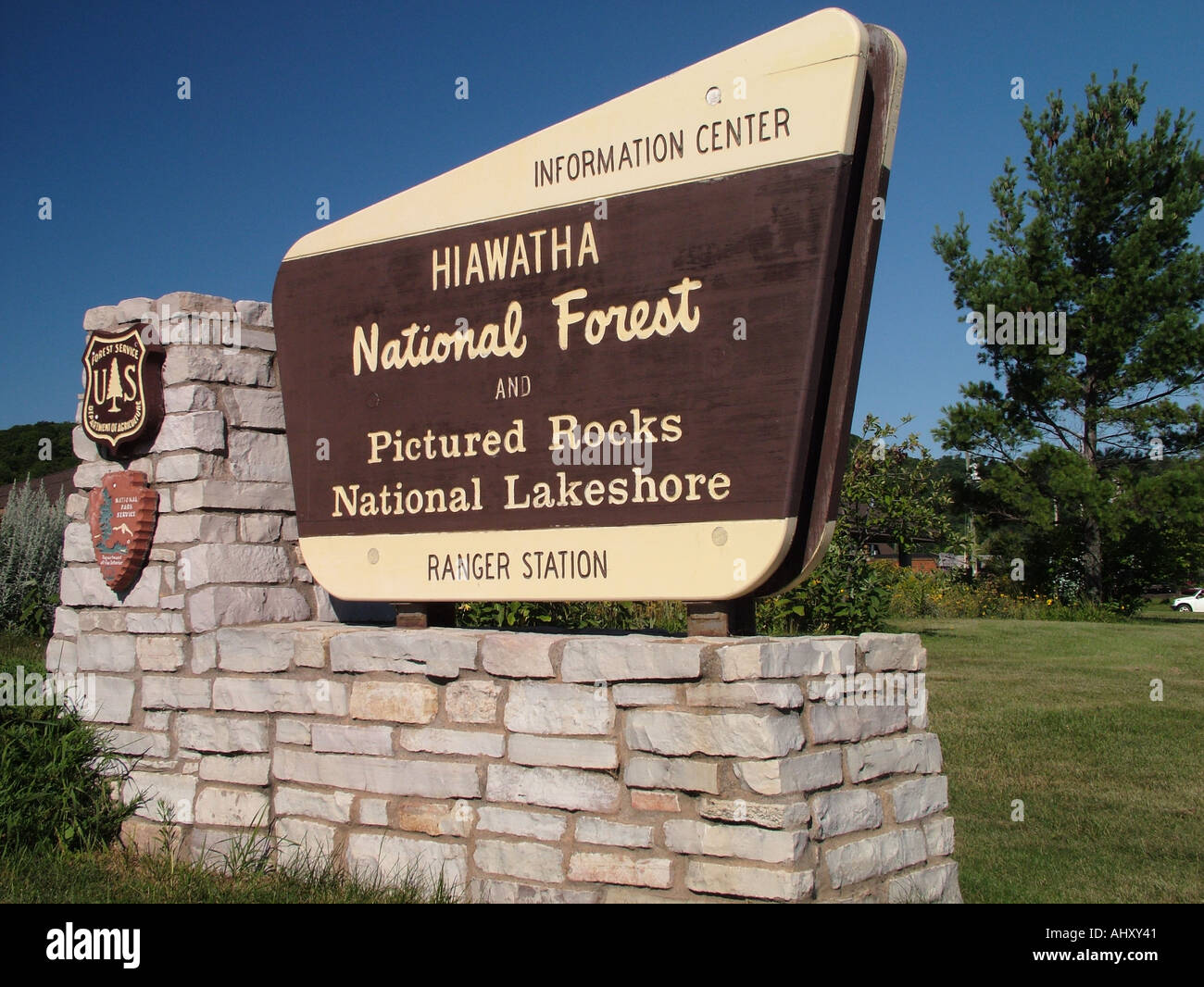 Mi park ranger hi-res stock photography and images - Alamy