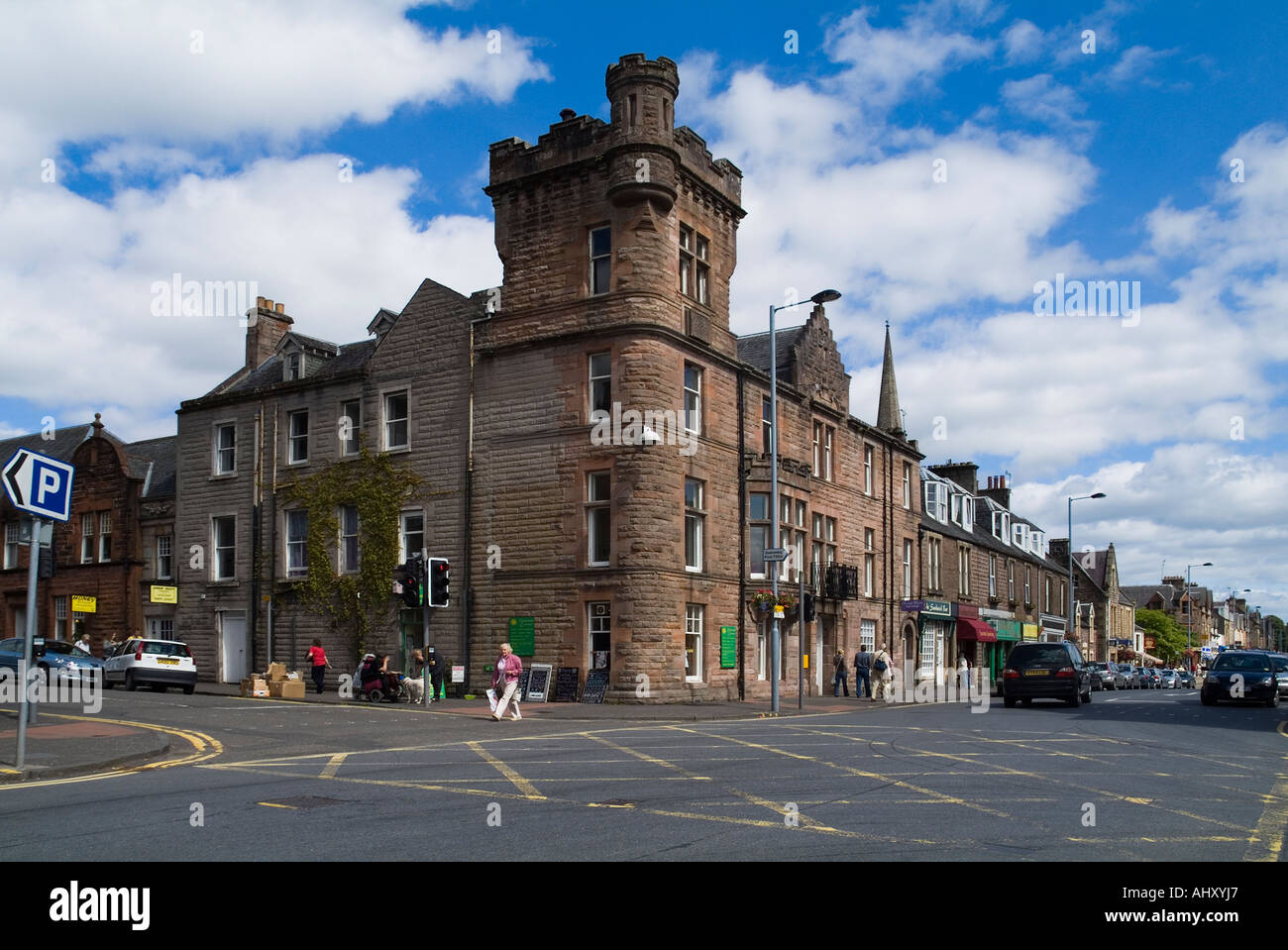 dh  CALLANDER STIRLINGSHIRE Scottish Victorian building in centre of town main street historic Stock Photo