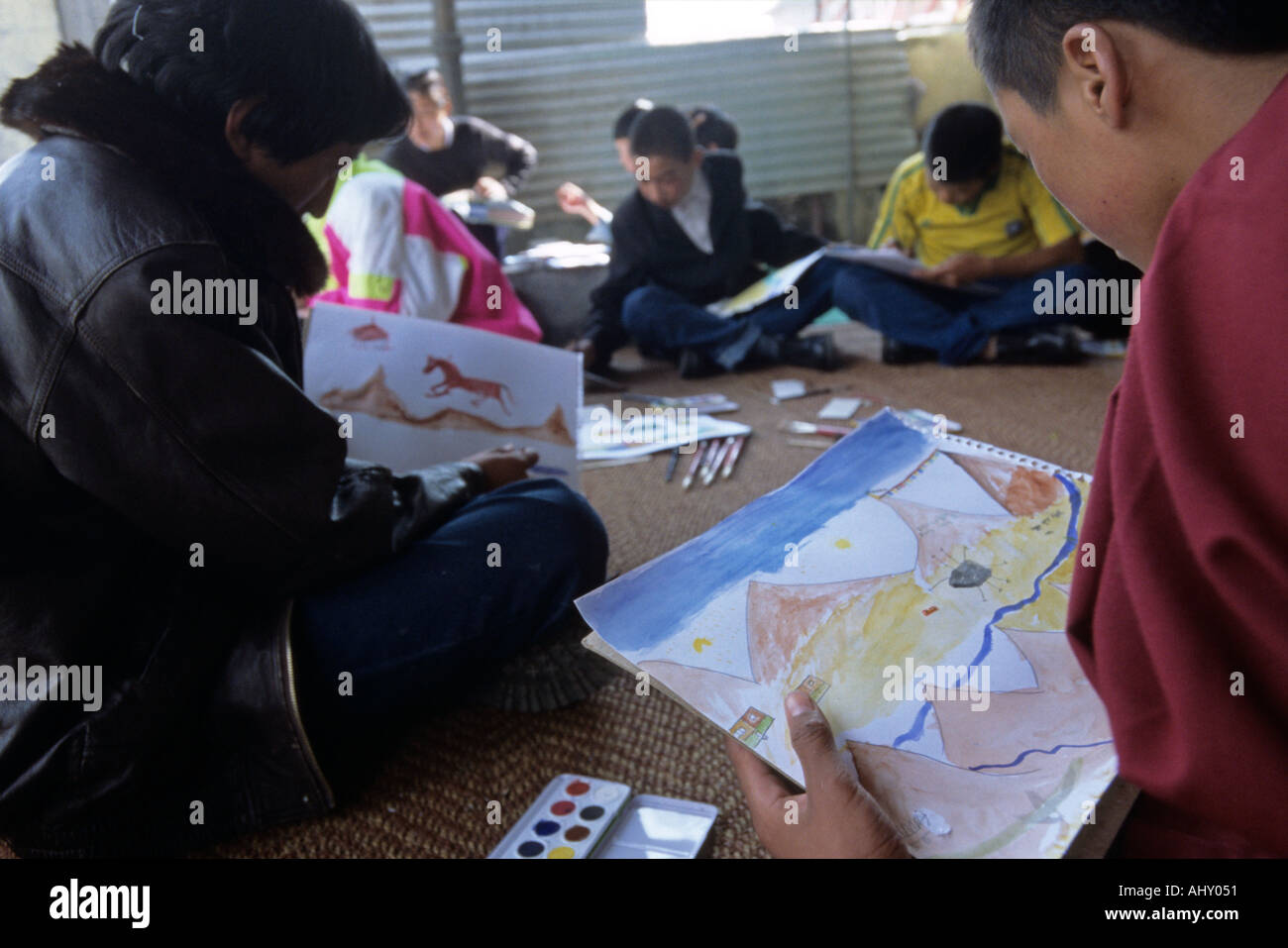 Children drawing painting group hi-res stock photography and images - Alamy