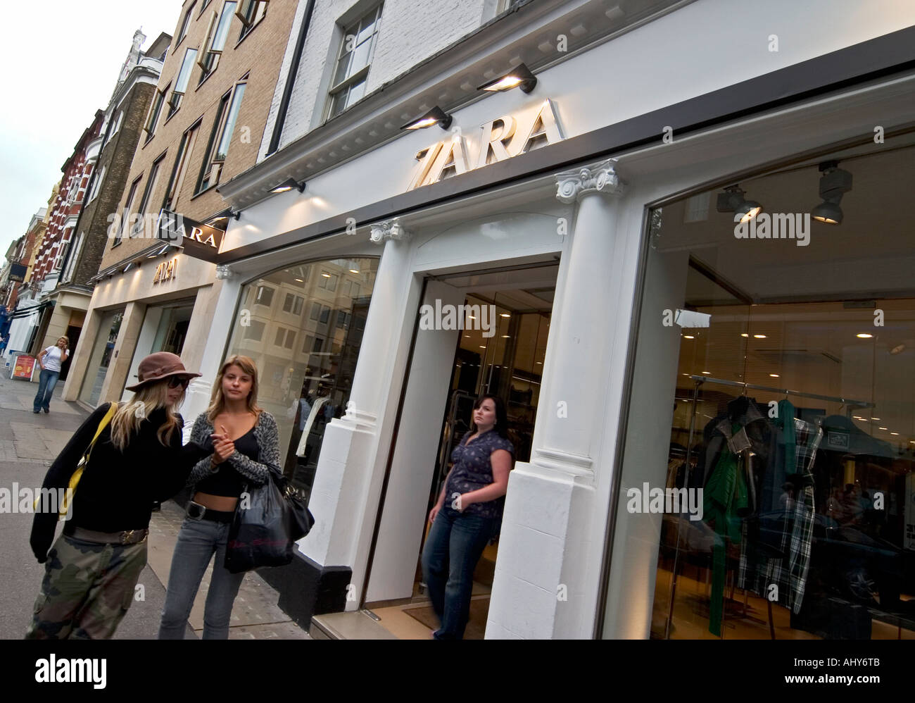 Zara Clothes Store In Covent Garden London Stock Photo 8325130