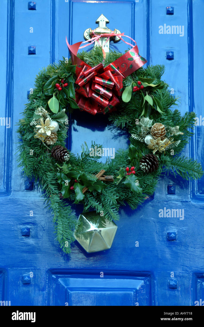 door on Merrion Square Dublin city centre Ireland Christmas decoration hangs from knocker Stock Photo