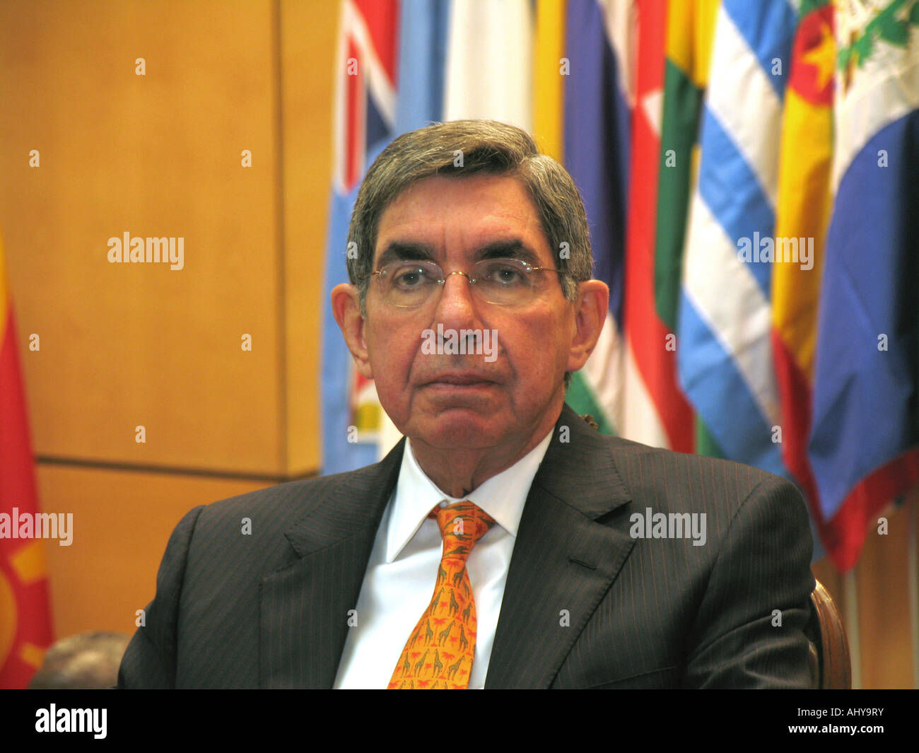 Oscar arias nobel prize hires stock photography and images Alamy