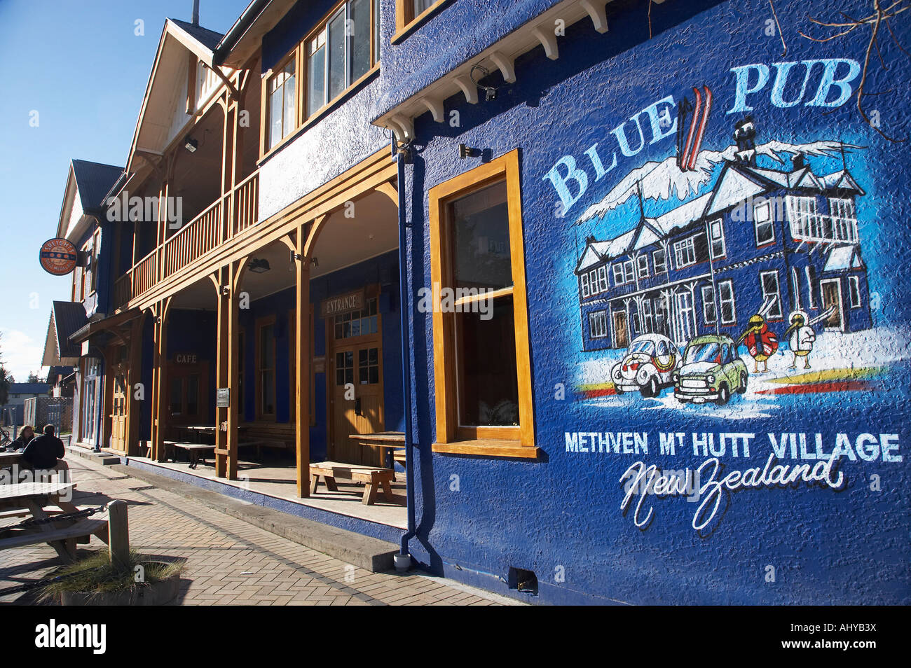 Blue pub methven hires stock photography and images Alamy