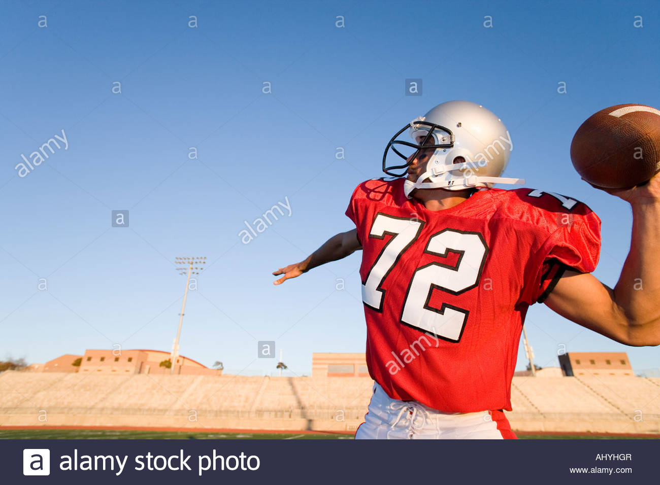 Quarterback Throwing Stock Photos & Quarterback Throwing Stock Images