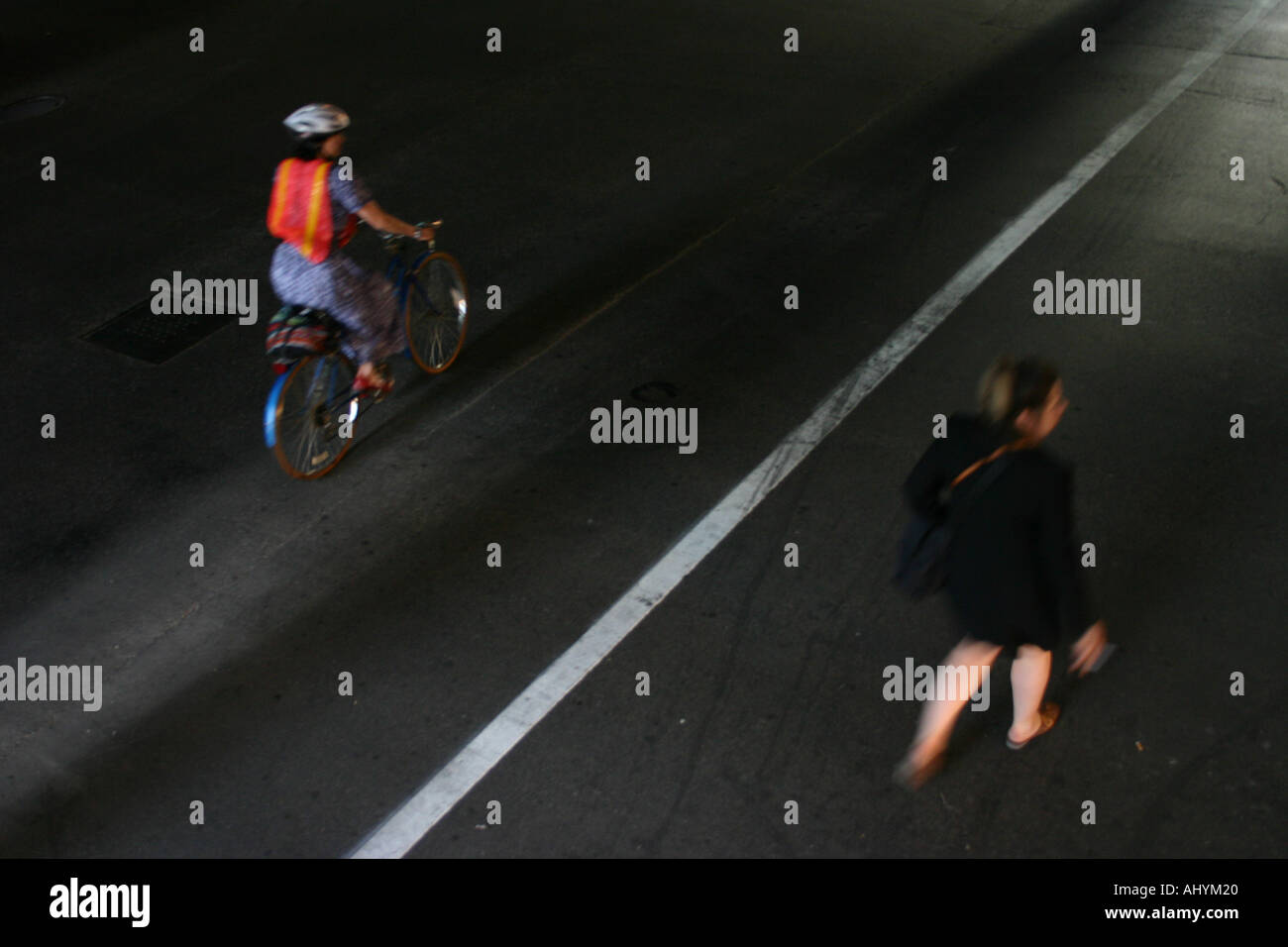 are bicycles allowed on pavements