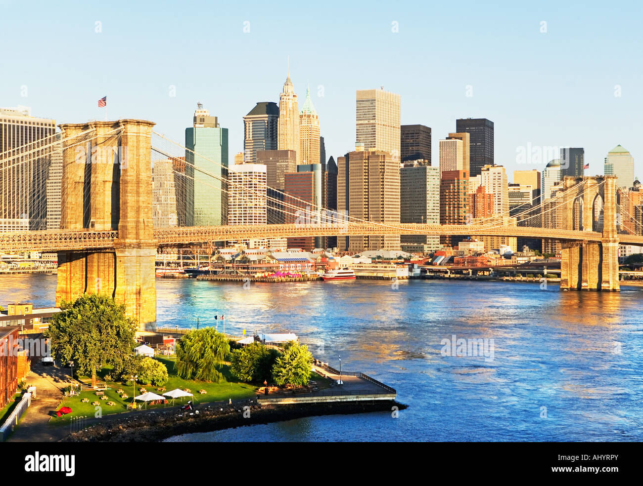 New York City skyline and Brooklyn bridge Stock Photo - Alamy