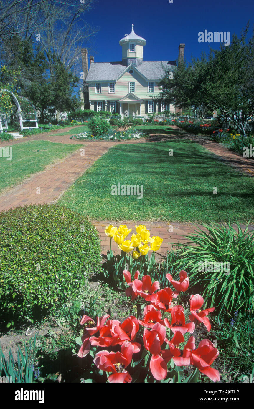 Southern style home and gardens of the Cupola House NC Stock Photo Alamy