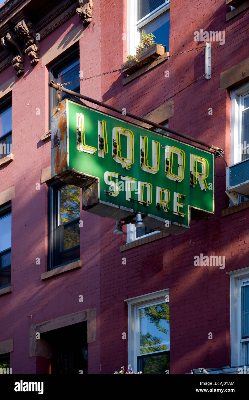 Neighborhood liquor store hires stock photography and images Alamy