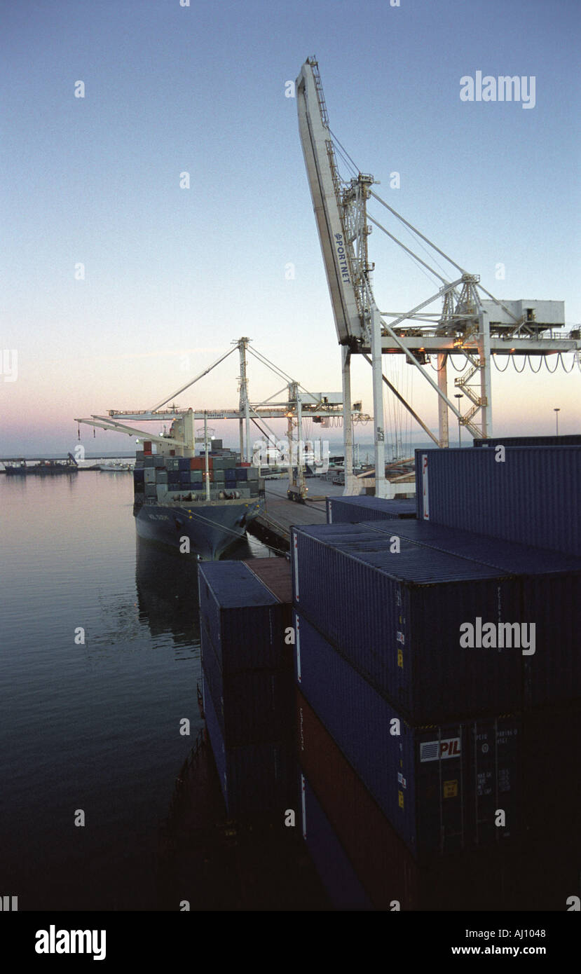 Container terminal cape town hires stock photography and images Alamy