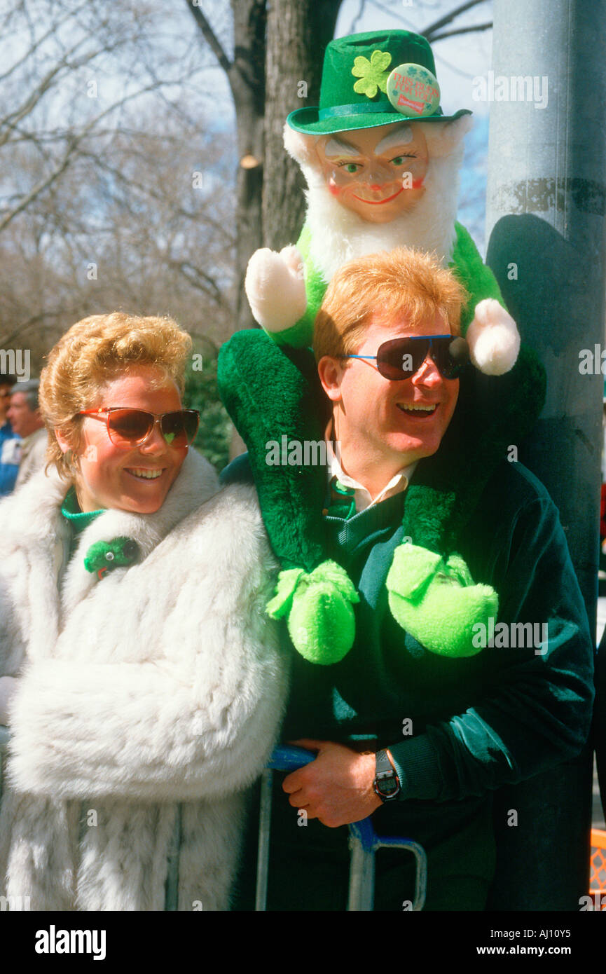 Parade watchers and leprechaun at the 1987 St Patrick s Day Parade NY City Stock Photo