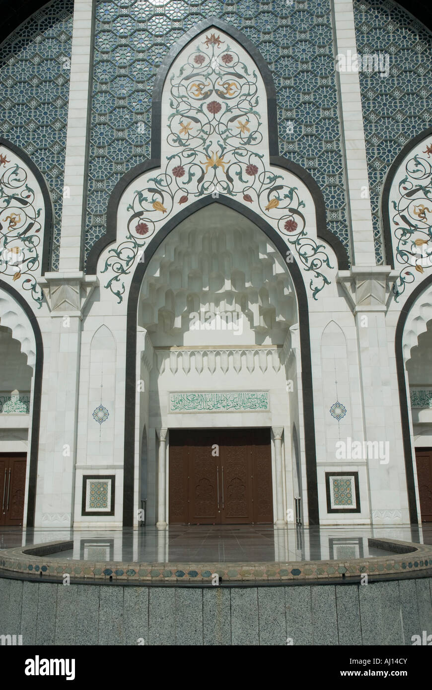 Entrance To Federal Territory Mosque Kuala Lumpur Malaysia Stock Photo Alamy