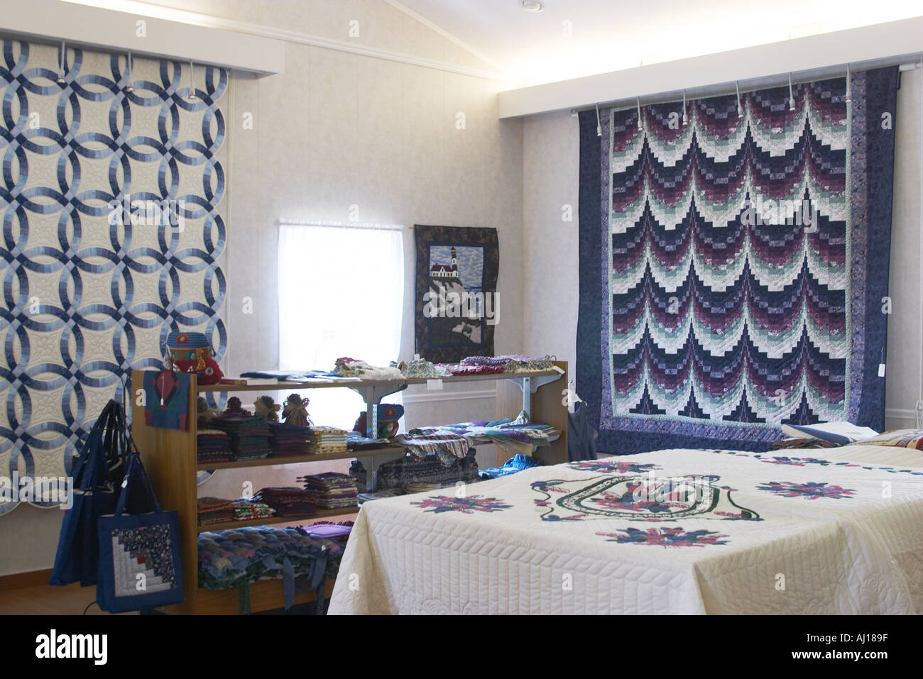 ILLINOIS Arthur Interior of Amish quilt shop Stock Photo Alamy