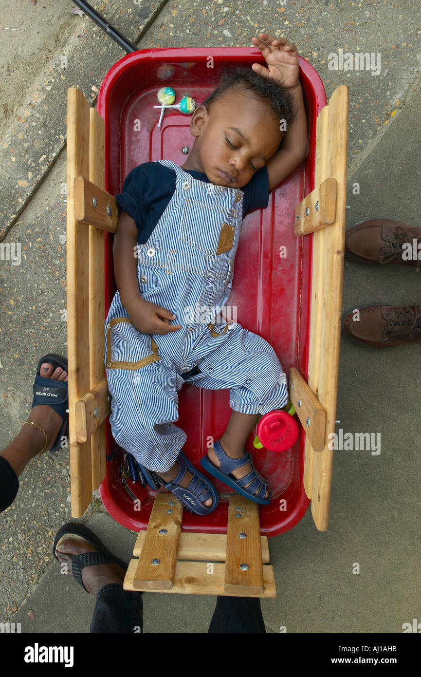 Little red wagon hi res stock photography and images Alamy