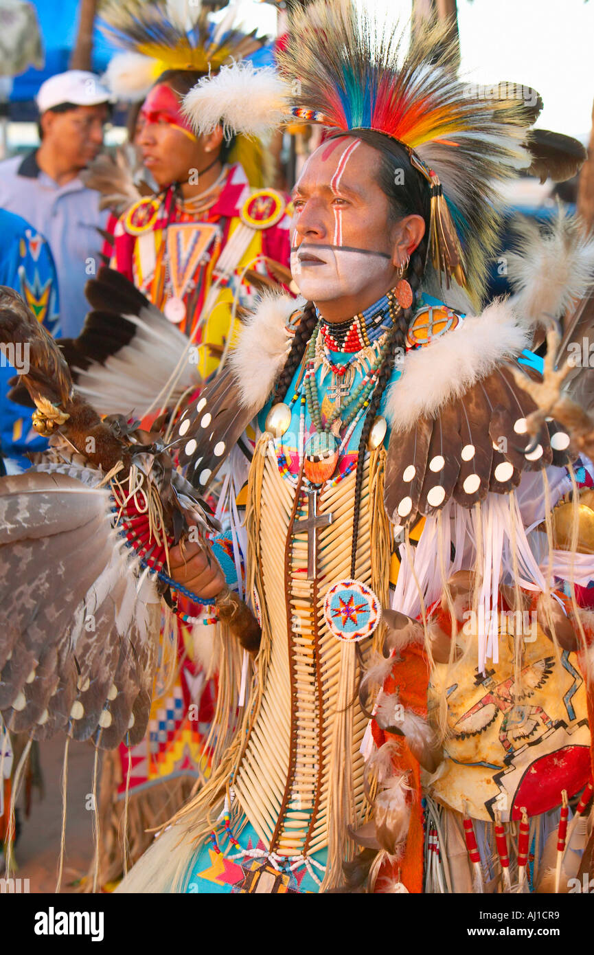 Native Americans in full regalia dancing at Pow wow Stock Photo - Alamy