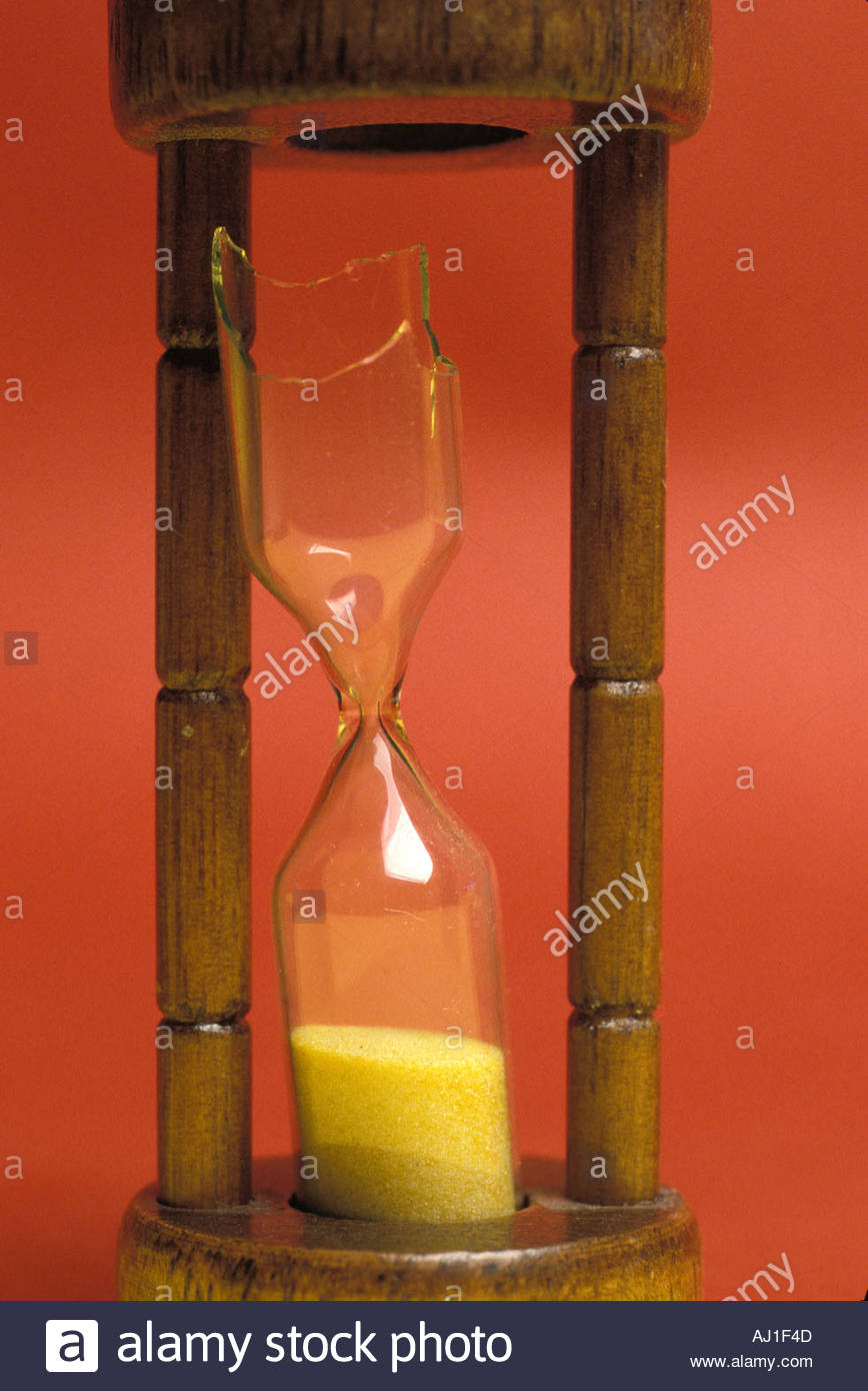 Hourglass Broken Stock Photos & Hourglass Broken Stock Images - Alamy