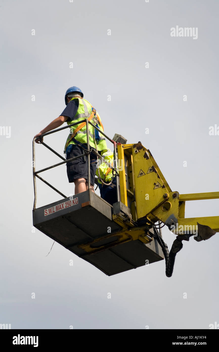 Working at heights platform hi-res stock photography and images - Alamy