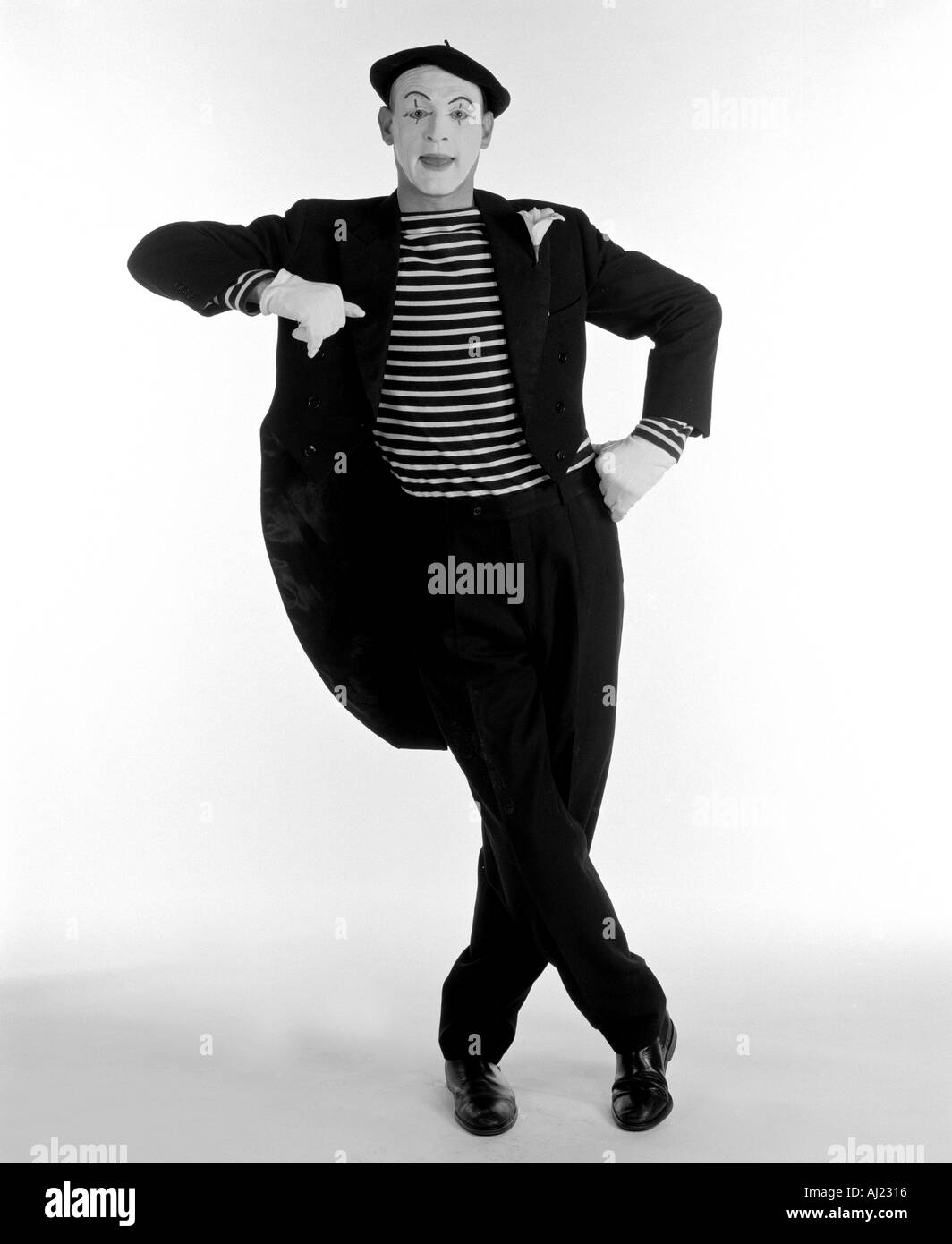 French mime artist hi res stock photography and images Alamy