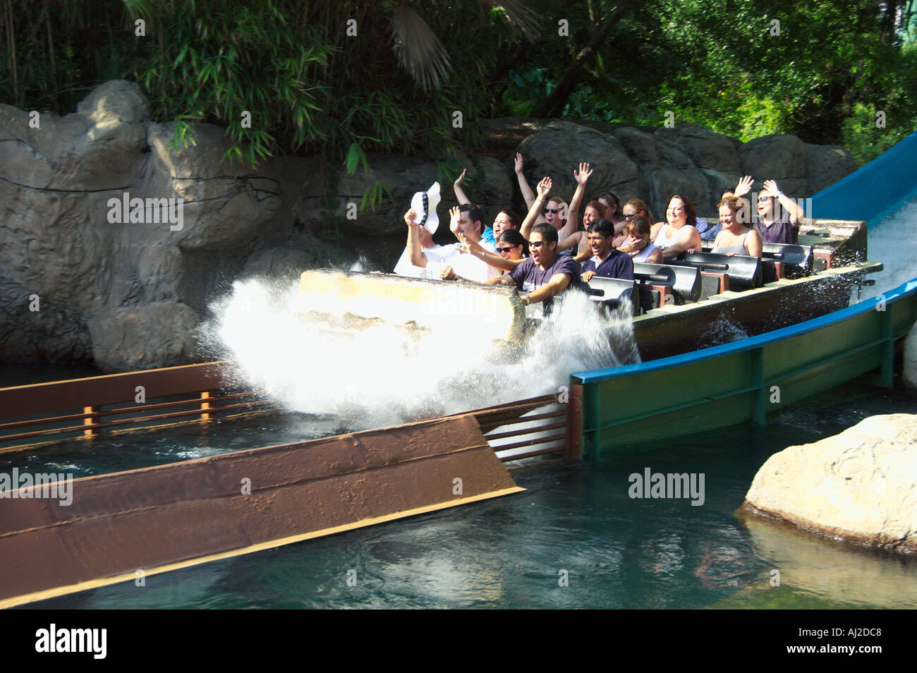 Water Ride Splashing Amusement park visitors splashing down in water ride Stock Photo - Alamy