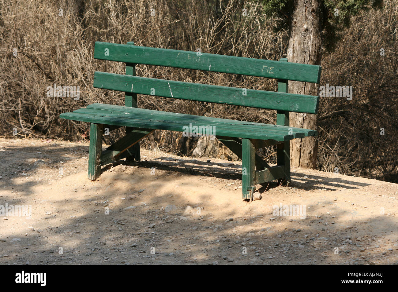 Lonely wooden bench hi-res stock photography and images - Alamy