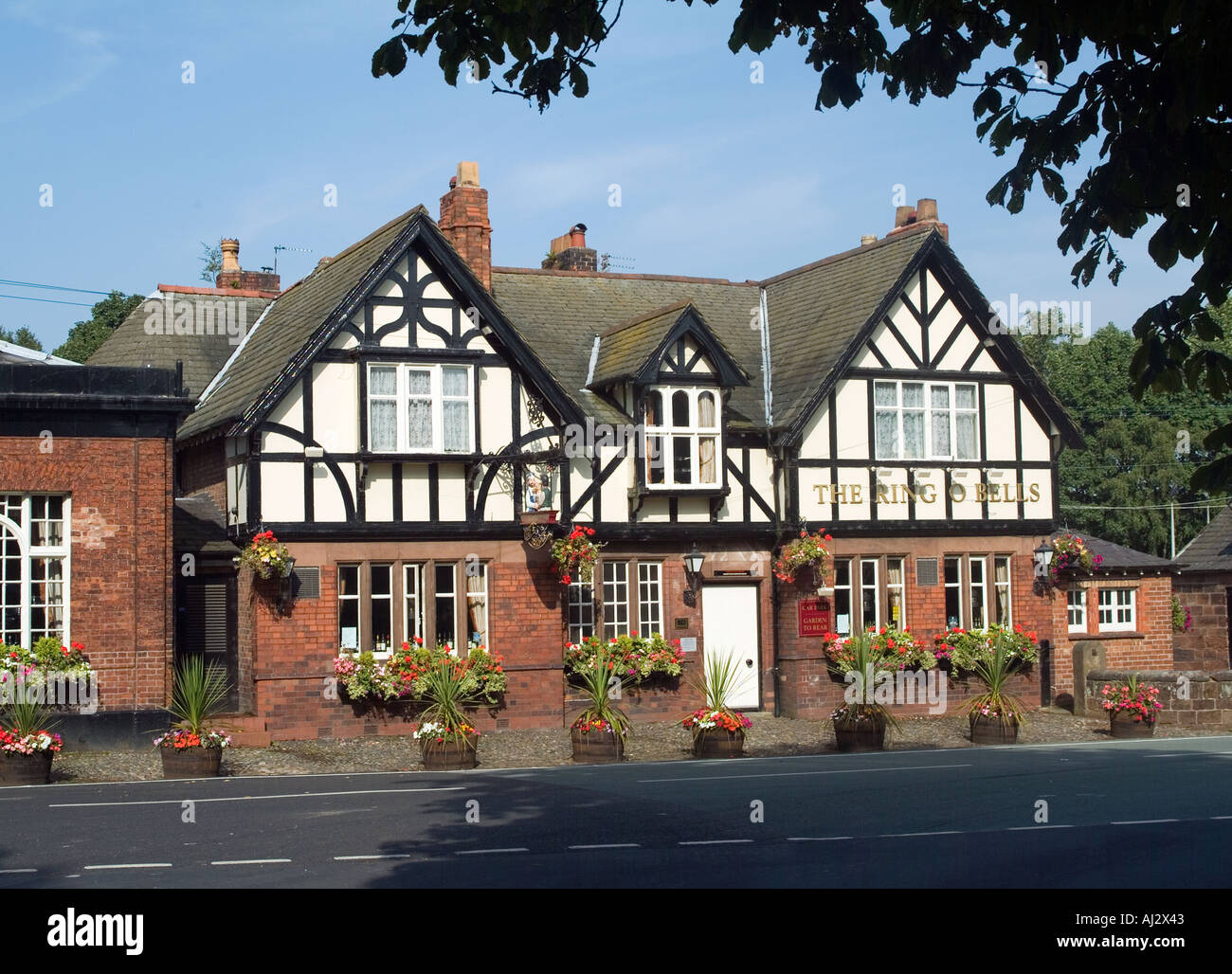 ring o bells Old English public house in Daresbury Cheshire The village where the author of Alice in Wonderland Lewis Carrol Stock Photo