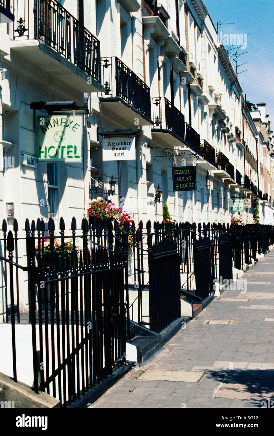 London hotel sign paddington hires stock photography and images Alamy