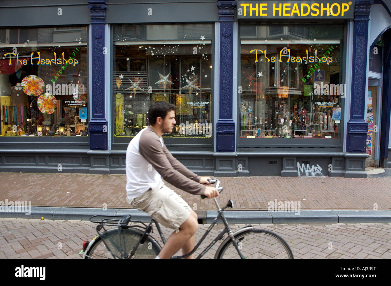 Bongs pipes hires stock photography and images Alamy