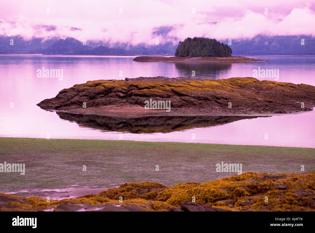 Haida gwaii skidegate bc spring hires stock photography and images Alamy