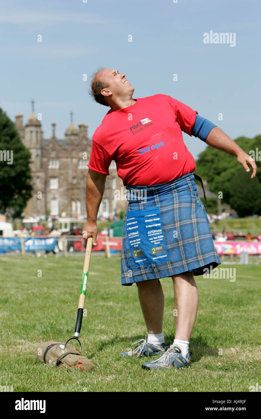 Sheaf Pitching Sheaf tossing competition hi-res stock photography and images - Alamy