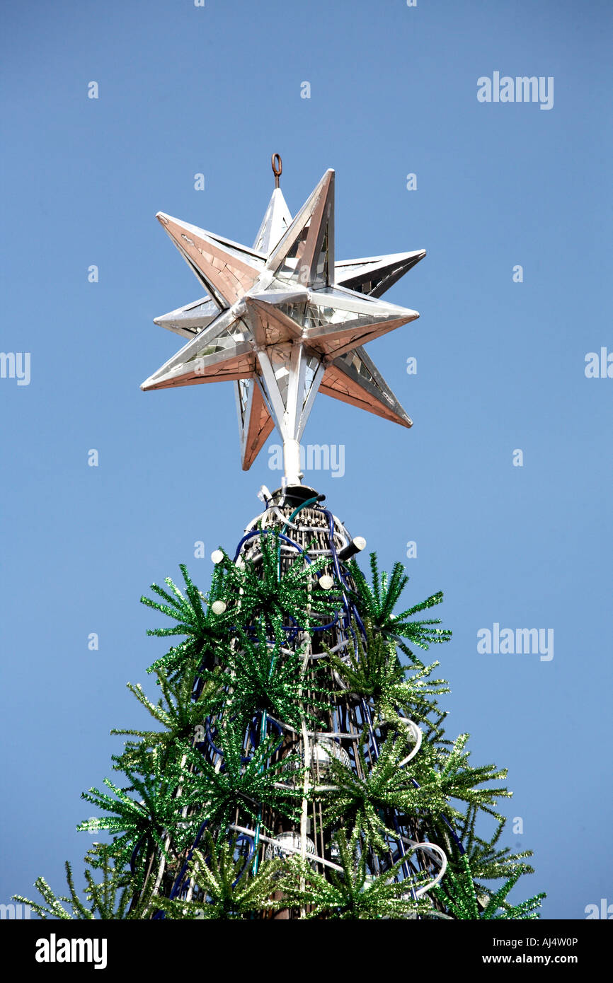 Star on christmas tree hi-res stock photography and images - Alamy