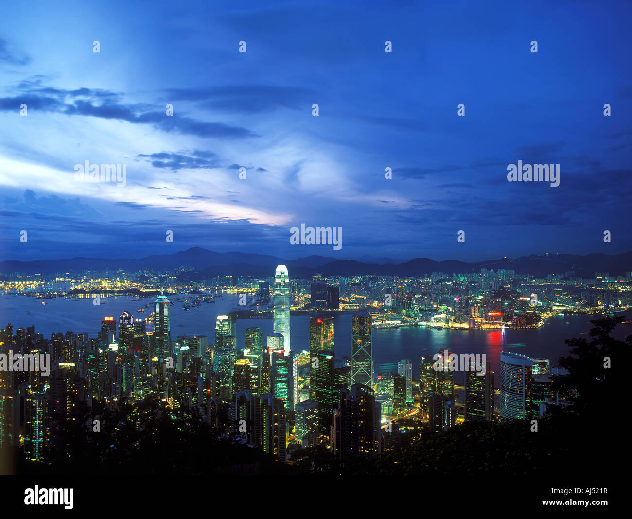 Aerial view of Hong Kong skyline and Victoria Harbour at night Stock ...