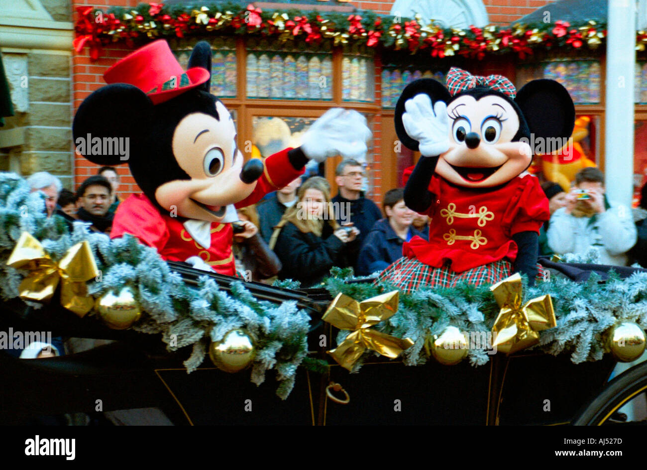 mickie and minnie mouse at the disneyland paris theme park sept 01 Stock Photo