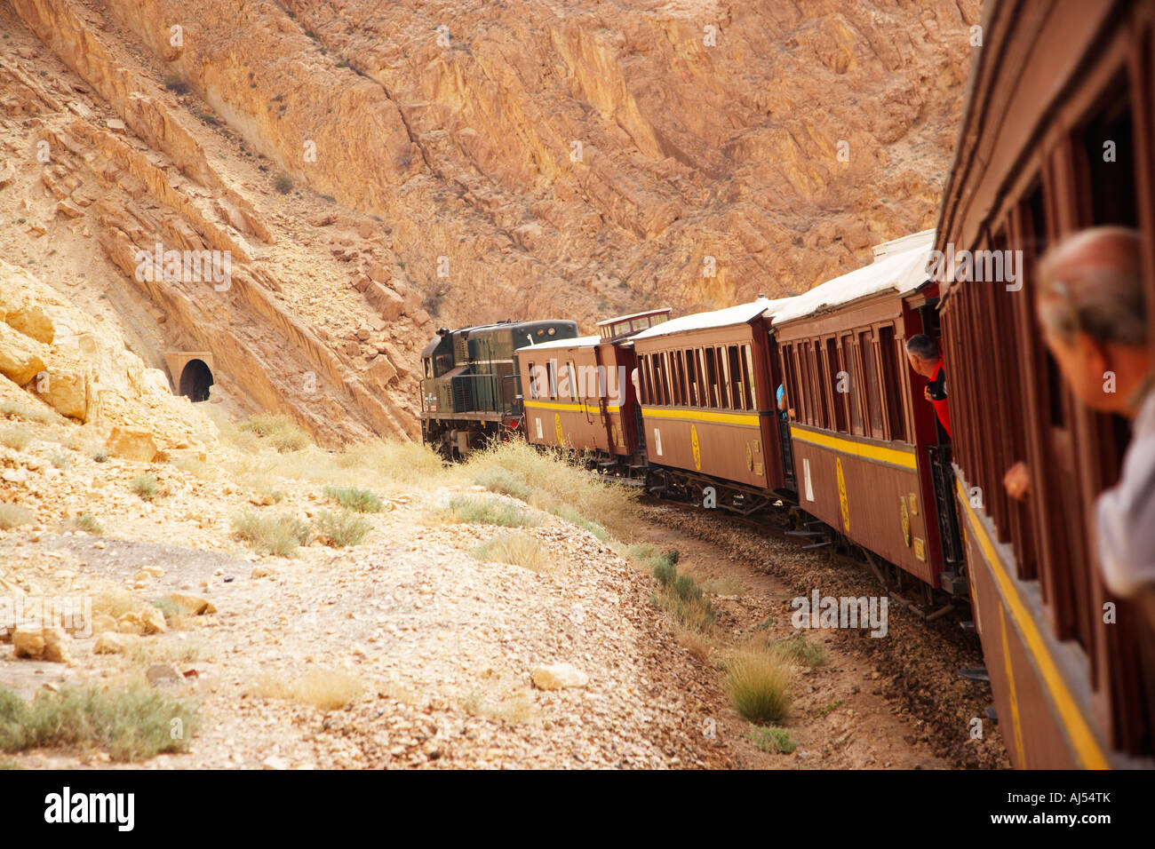 Final Kapel Elektriker Red Lizard Train Selja Canyon, Tunisia Stock Photo - Alamy