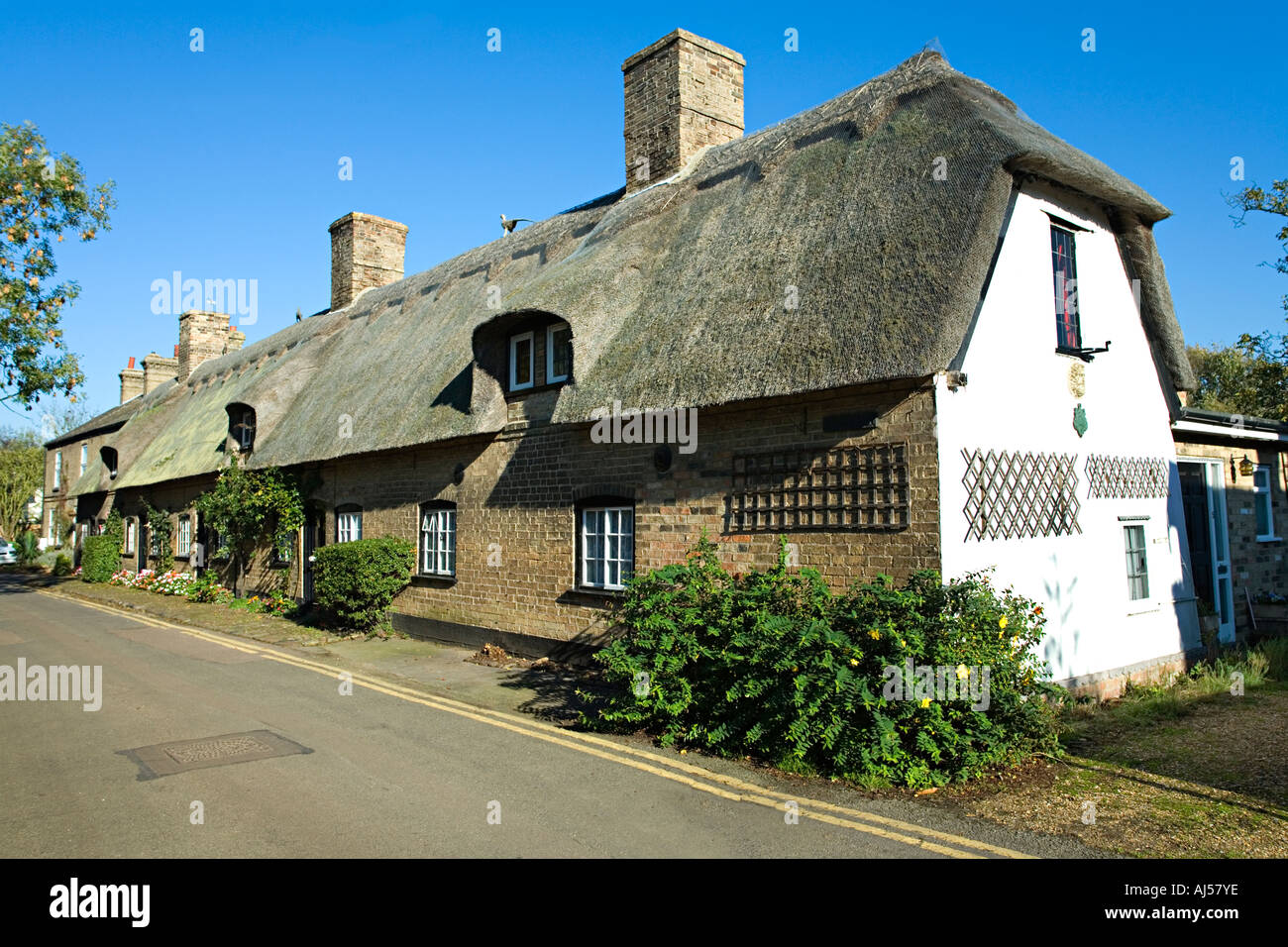 Traditional English Country Cottage S In A Quite Village In