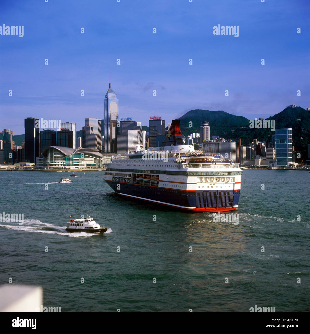 Hong Kong skyline and Victoria Harbour Stock Photo - Alamy